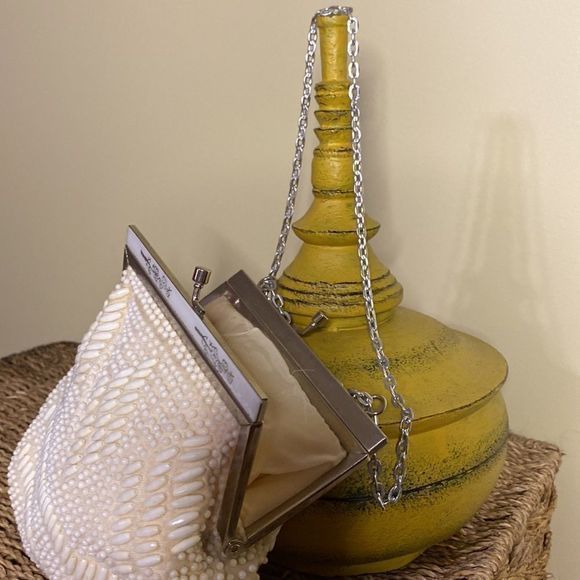 Vintage beaded mini bag with silver shoulder chain and clasp - Picture 2 of 7